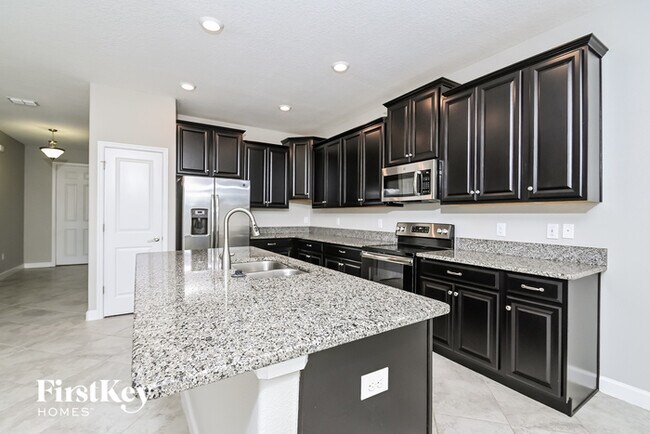 Building Photo - 9656 Ivory Dr