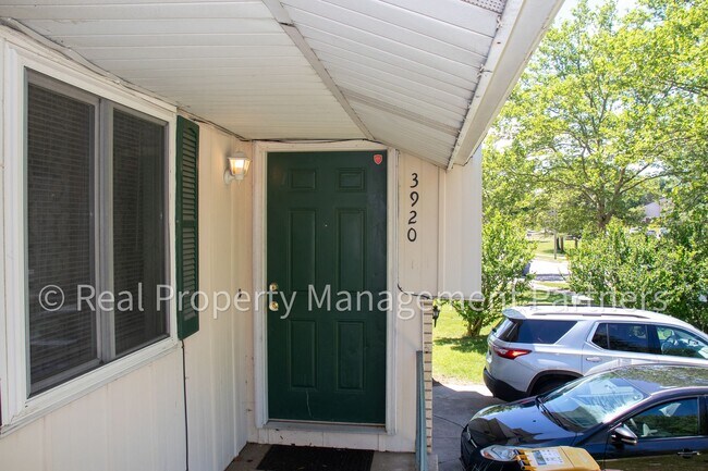 Foto del edificio - 3920 Camelot Dr SE