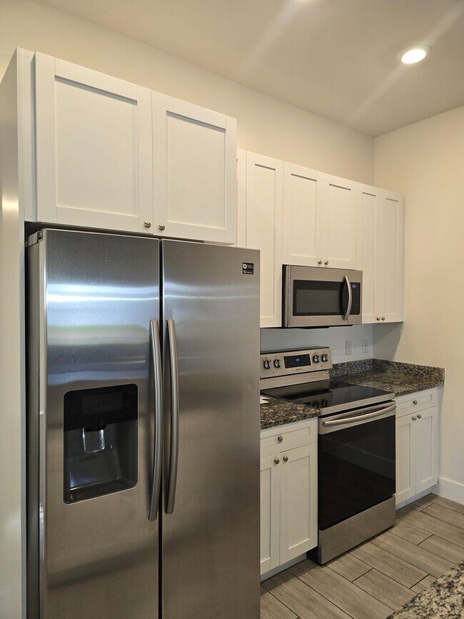 Building Photo - Duplex for rent