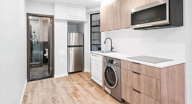 Foto del edificio - 437 W 46th St