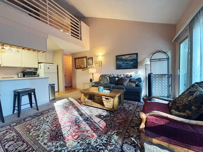 Foto del edificio - 2 Bedroom in a beautiful woodsy location!