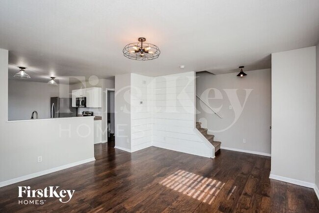 Building Photo - 10074 Golden Dr