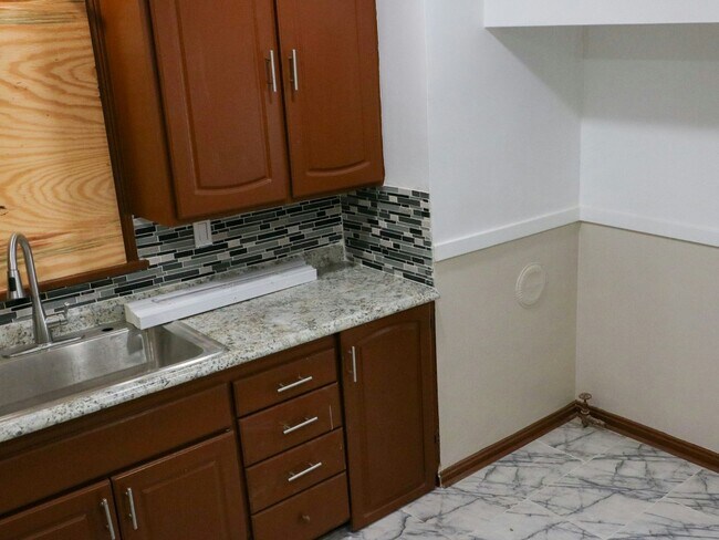 Foto del edificio - 9217 Marshall Ave