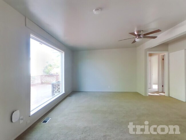 Foto del edificio - 4269 S Bluejay St