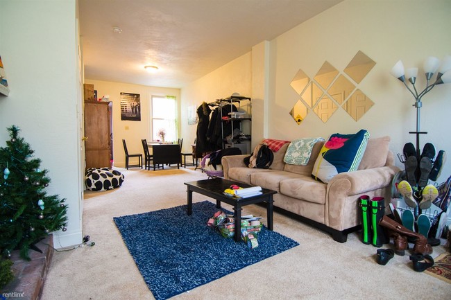 Building Photo - 2 br, 1 bath Townhome - 5537 Beeler Street