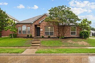 Building Photo - 4719 Highlands Dr