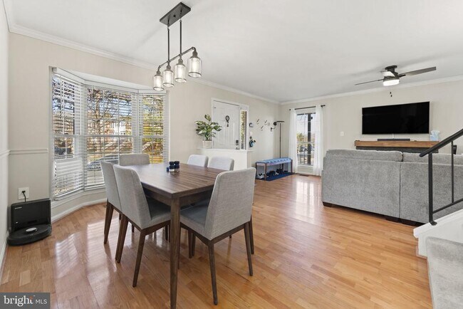 Foto del edificio - 13689 Water Springs Ct