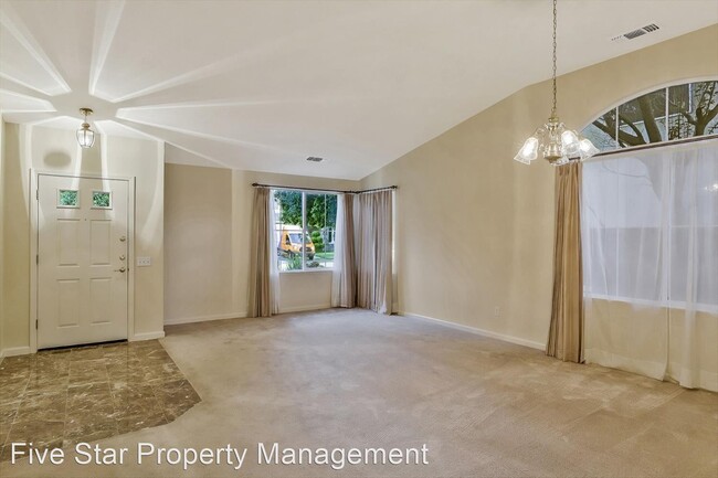 Building Photo - 4 br, 2.5 bath House - 1909 History Way