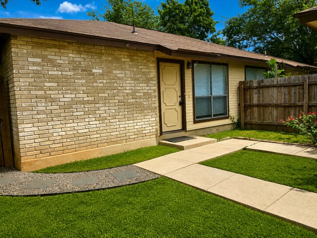 Building Photo - Meadow Trace-8873 &amp; 8871