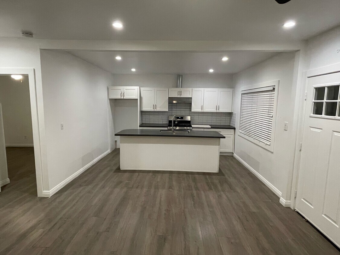 1014 W 3rd St, Santa Ana, CA 92703 House for Rent in Santa Ana, CA