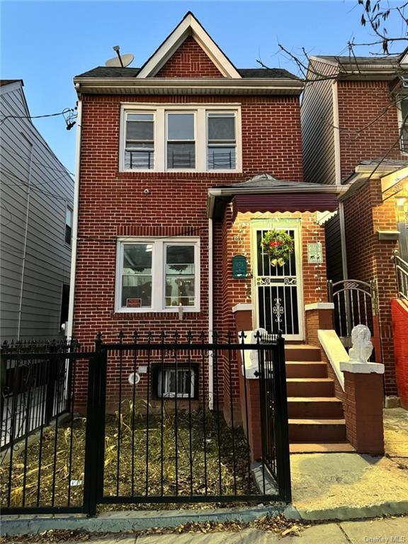 Primary Photo - 861 E 215th St