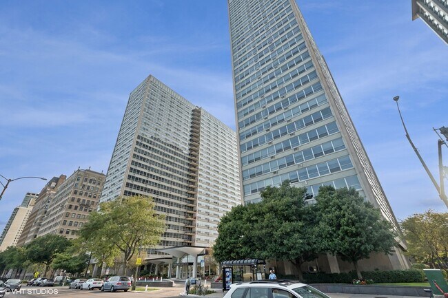 Building Photo - 3550 N Lake Shore Dr