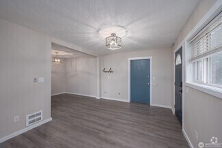 Building Photo - 3956 Rd L SE