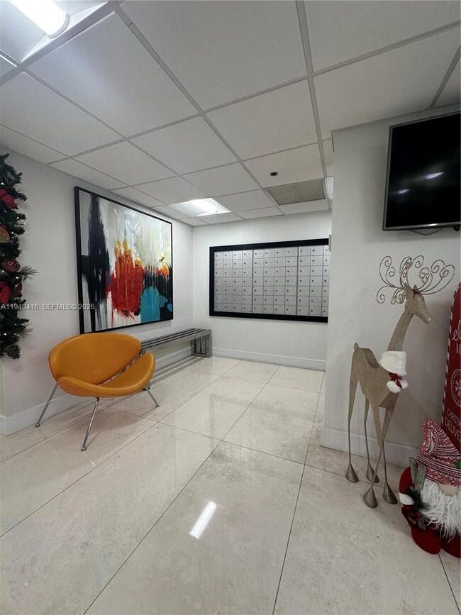 Building Photo - 919 Hillcrest Dr