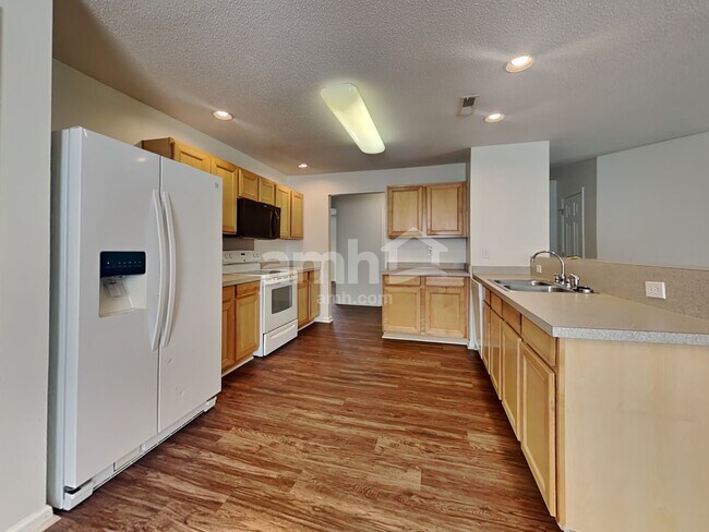Foto del edificio - 4987 Harthill Ave