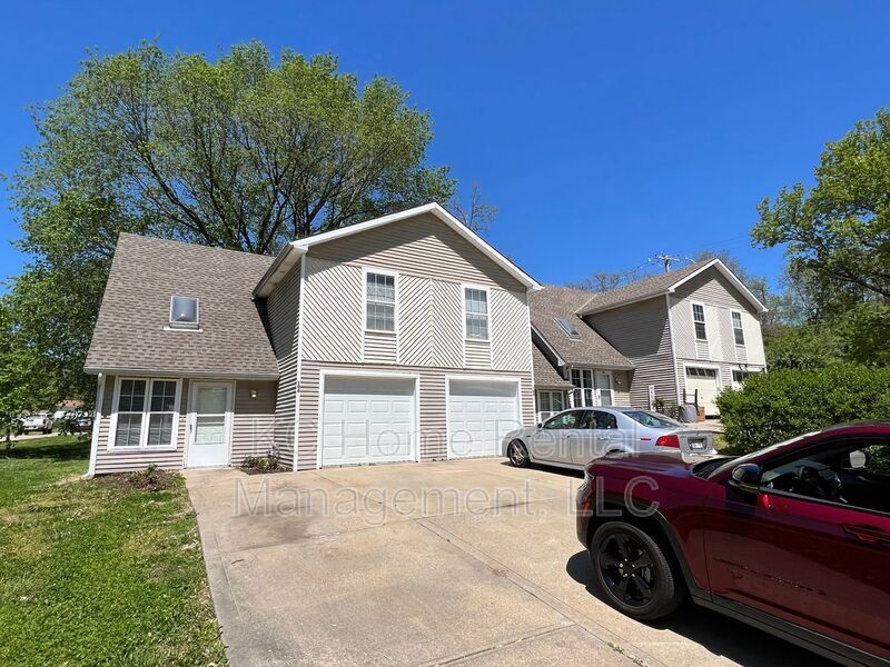 106 Francis St, Liberty, MO 64068 Townhome Rentals in Liberty MO
