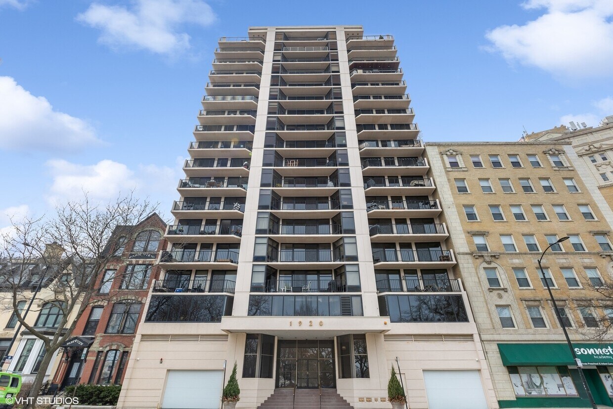 Foto principal - 1920 N Clark St