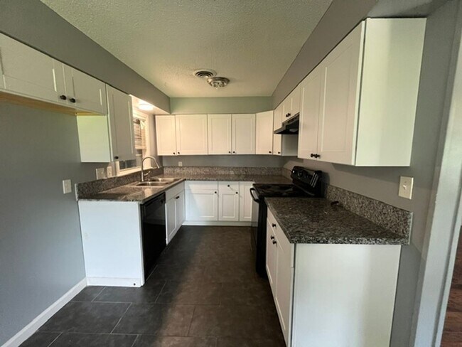 Foto del edificio - Renovated 3 Bedroom 1.5 Bath Home for Rent!!