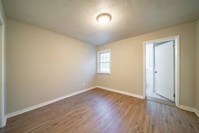 Building Photo - Beautifully Updated Corner Lot Home!