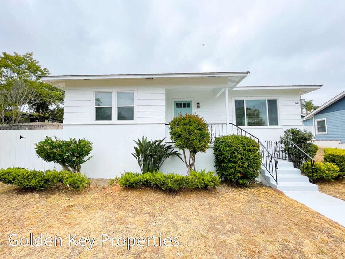 Primary Photo - Charming single level home in South Oceans...