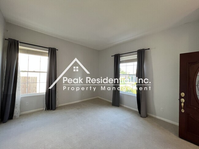 Building Photo - Beautiful 4bd/2ba Folsom Home With 3 Car G...