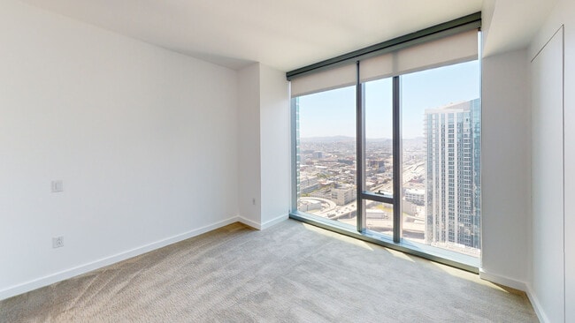 Interior Photo - 399 Fremont