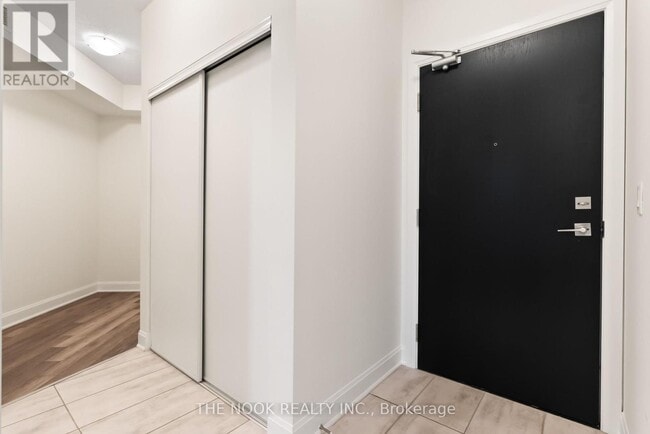 Building Photo - 50-350 Lakebreeze Dr
