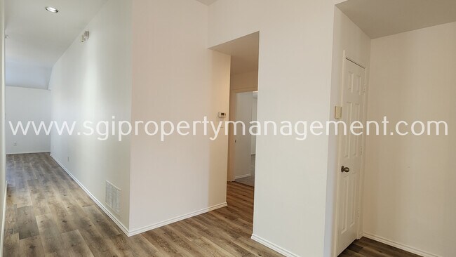 Foto del edificio - Great 4 bedroom ready for move-in