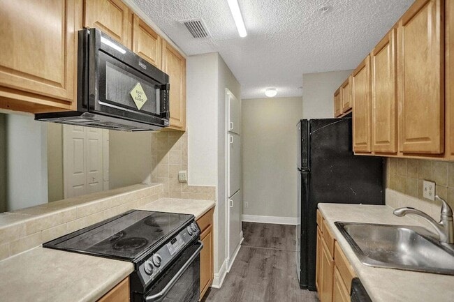 Foto del edificio - 2301 N Congress Ave