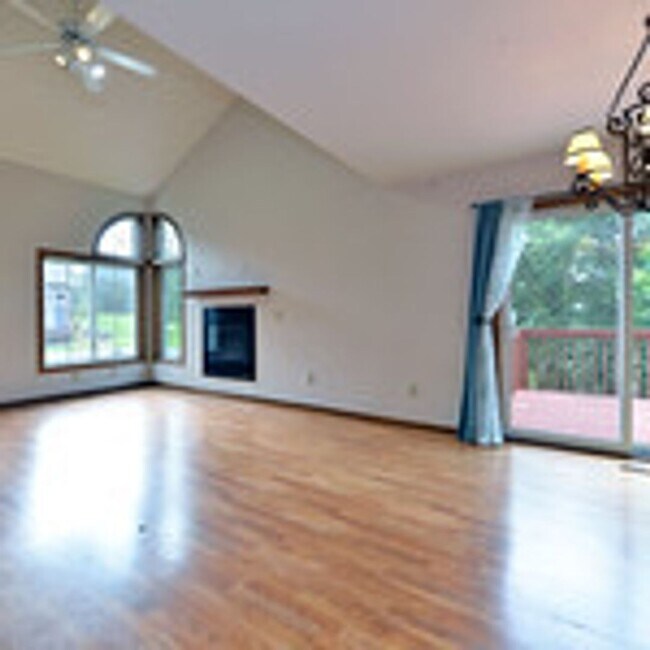 Foto del edificio - 144 Primrose Ct