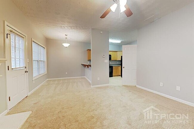 Foto del edificio - 6693 Evans Trce