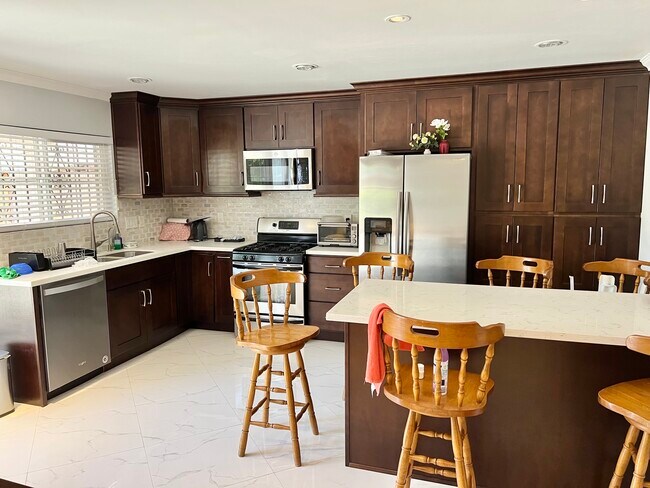 Foto del edificio - 17316 Stowers Ave