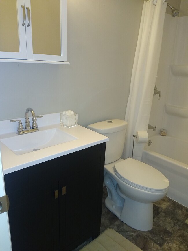 Bathroom - 9431 Verona Rd