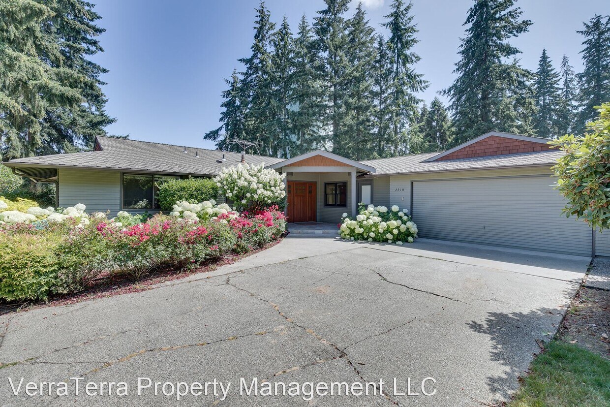 Primary Photo - 5 br, 3 bath House - 2210 95th Ave. NE.