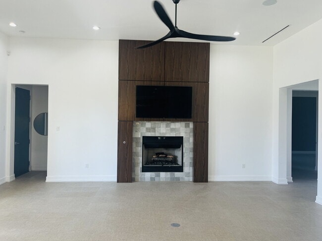 Building Photo - Beautiful 2020 Parade Home in Escondido Ranch