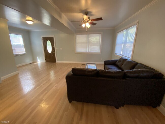 Foto del edificio - 7 br, 4 bath House - 1516 Geddes Ave