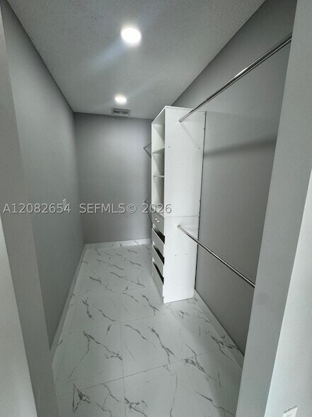 Building Photo - 2520 SW 55th St