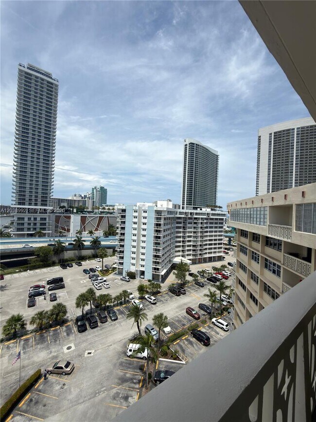 Foto del edificio - 1817 S Ocean Dr