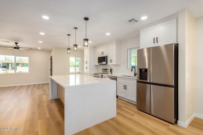 Foto del edificio - 3543 E Pierce St