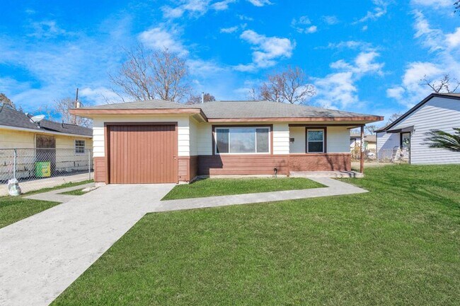 Building Photo - 12359 Maricopa Ln