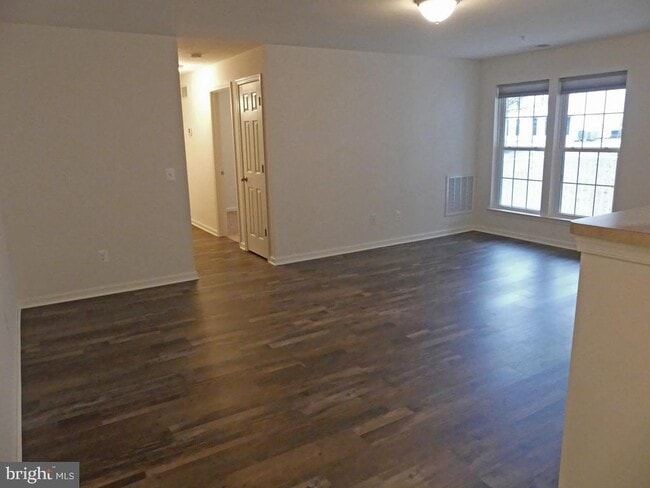 Building Photo - 1402 Golden Rod Ct