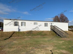 Building Photo - 126 Hemlock Ln