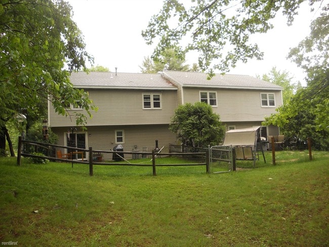 Building Photo - 73 Elsmere Ave