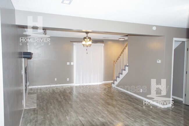Foto del edificio - 10637 N Locust Ct