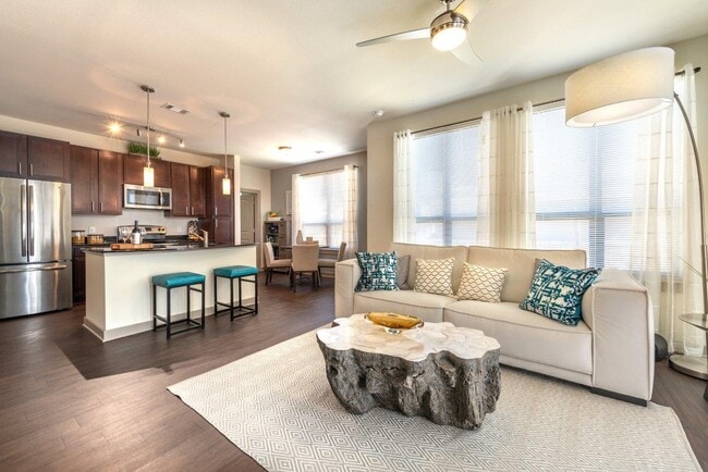 Building Photo - More Space, More Savings – Up to 4 Weeks F...