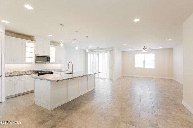 Foto del edificio - 8708 S 69th Dr