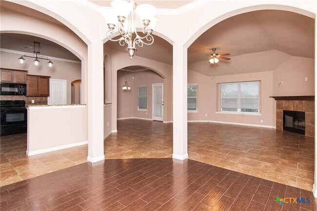 Foto del edificio - 704 W Gemini Ln