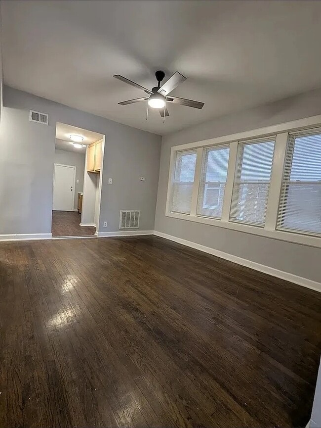 Foto del edificio - 7545 S May St