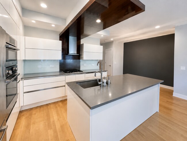 Foto del edificio - 1008 N Larrabee St