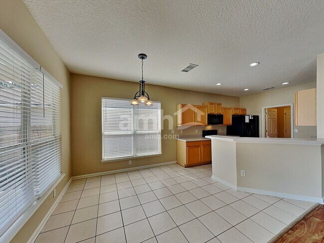 Building Photo - 671 Southland Ln